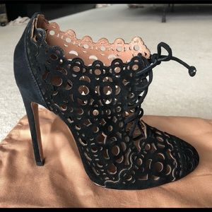 Alaia cutout lace up booties size 35